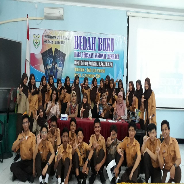 MENELUSUR  PROSES KREATIF PENULIS BUKU “DIALOG DUA DARA”