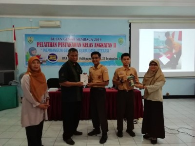 MEMBANGUN GENERASI BERBUDAYA LITERASI MELALUI PELATIHAN PUSTAKAWAN KELAS